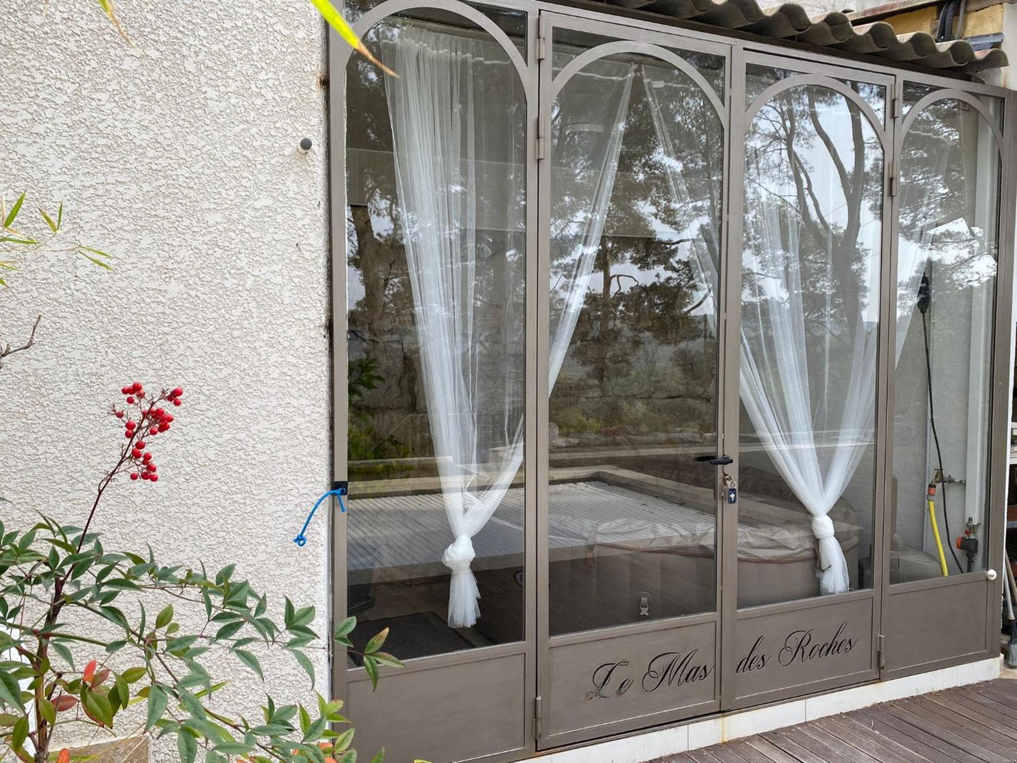 Le Mas Des Roches A Velaux Exterior photo