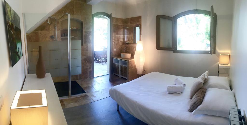 Le Mas Des Roches A Velaux Room photo